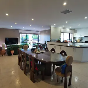 Homestay Sunny Ocean View Retreat, Perth