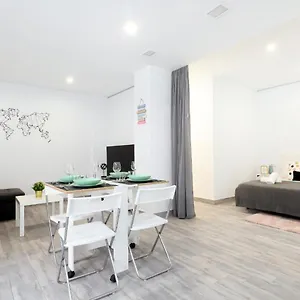 Acogedor Loft En Bajo Centrico Con Parking Wifi , Cordoba Spain