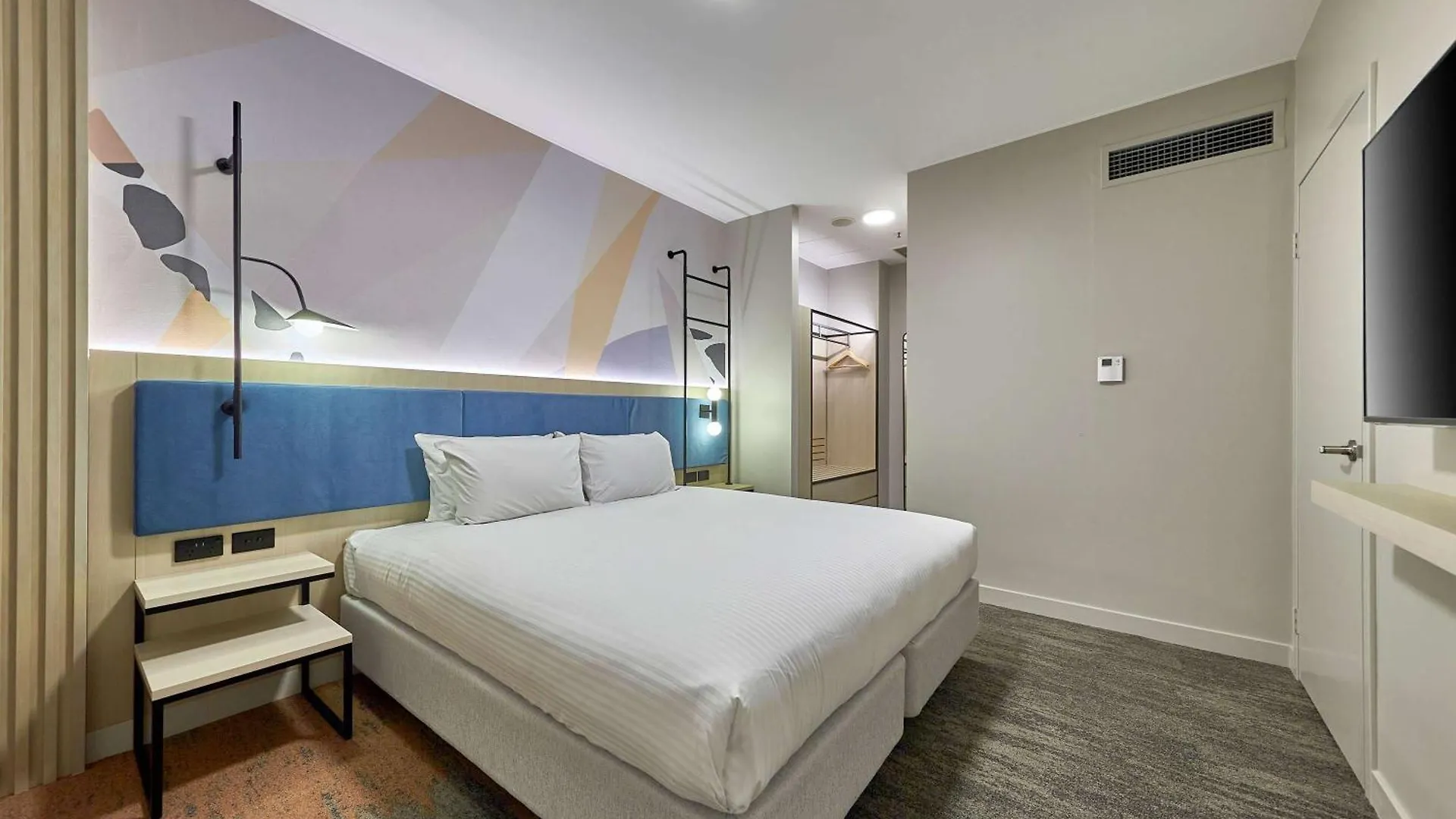 Ibis Perth Hotel 4*,  Australia